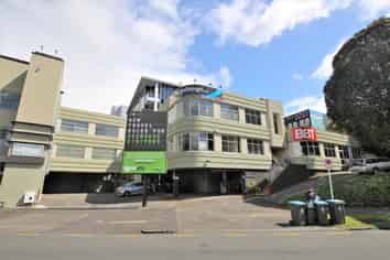 Cost‑Effective & Turnkey Overlooking Vic Park