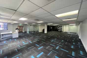 Cost‑Effective & Turnkey Overlooking Vic Park