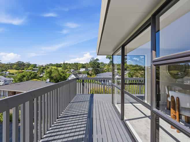 2 Seaford Place, Murrays Bay