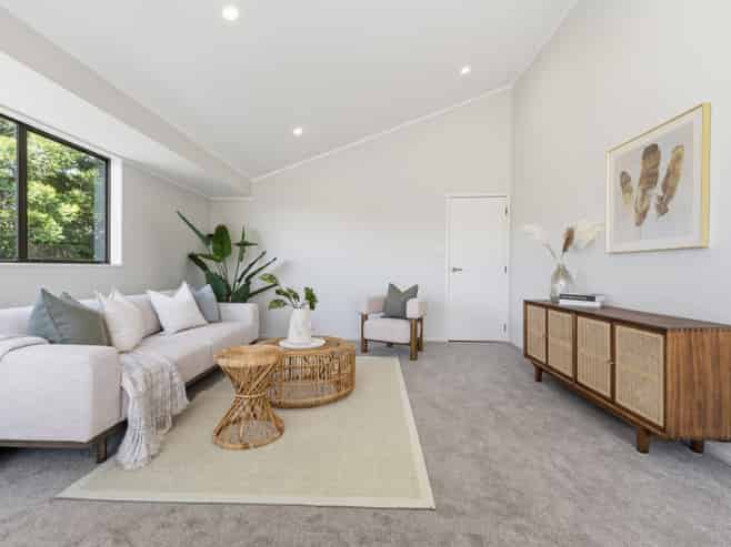 2 Seaford Place, Murrays Bay