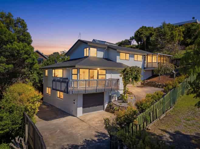 2 Seaford Place, Murrays Bay