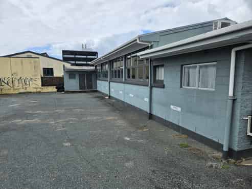 Versatile Office & Training Space