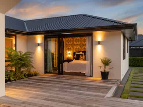 56 Carnaveron Drive, Lincoln