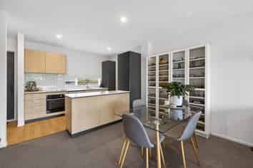 8 Sunshine Lane, New Brighton