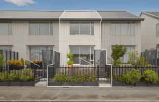 8 Sunshine Lane, New Brighton