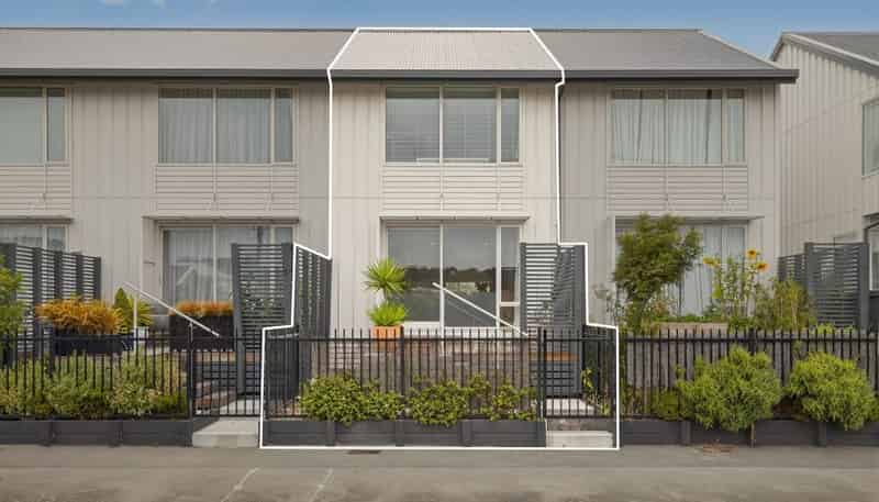 8 Sunshine Lane, New Brighton