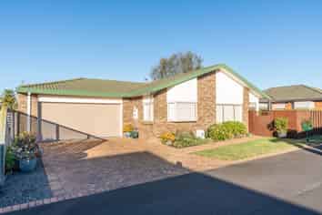 6 Longford Court, Forest Lake
