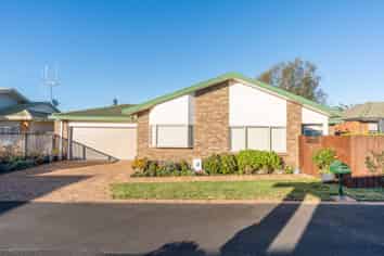 6 Longford Court, Forest Lake