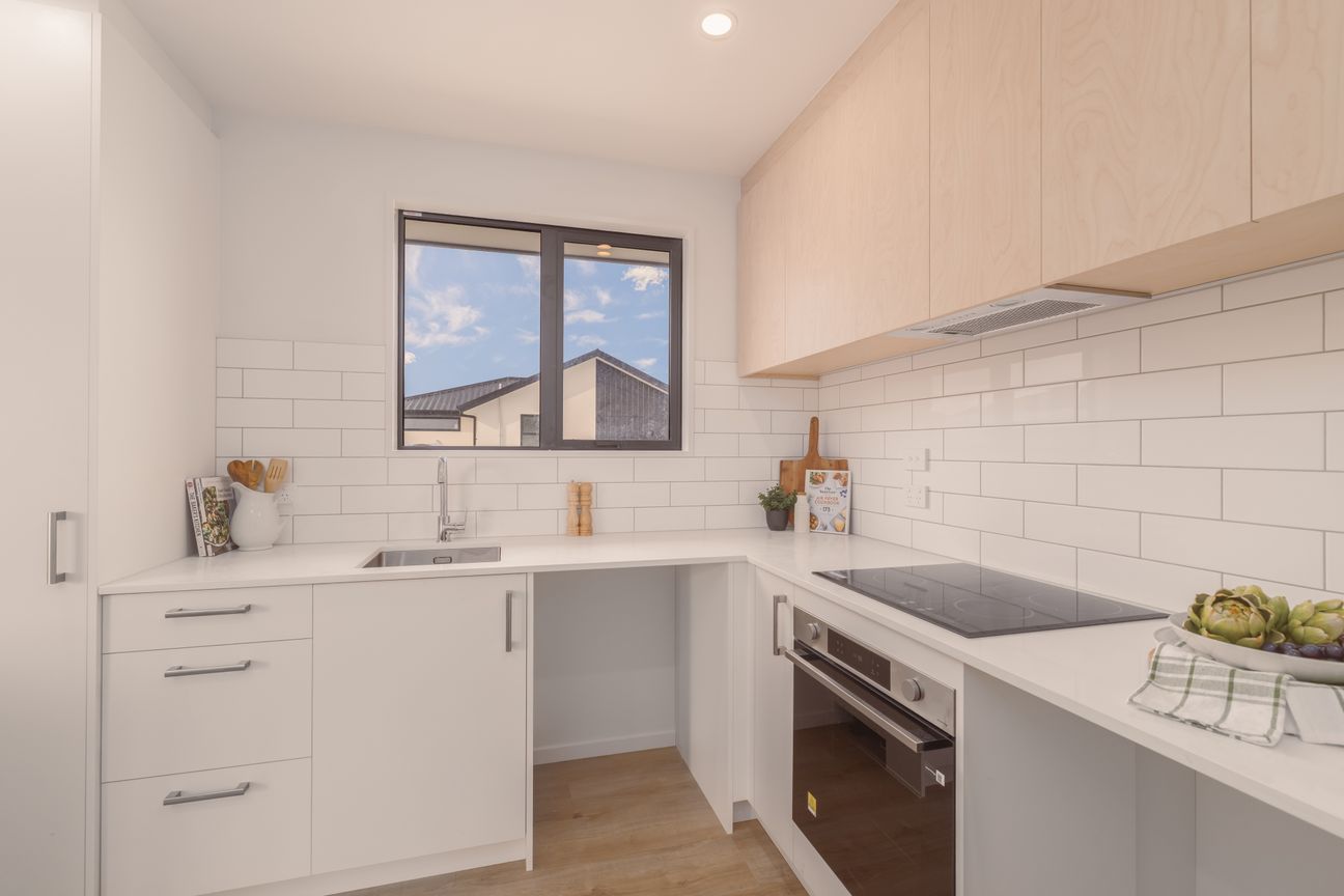 Standout Single Level Living - Meer