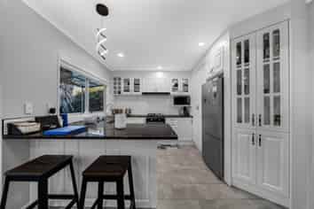 33 Bradnor Meadows Drive, Swanson