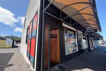 MOUNT EDEN OFFICE - EIGHT CAR PARKS
