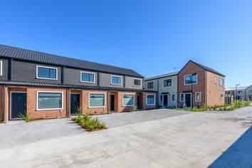 32/137 Hall Avenue, Favona