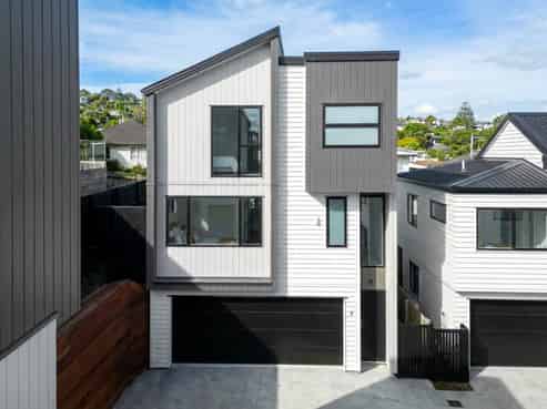 2/1 Montana Avenue, Murrays Bay