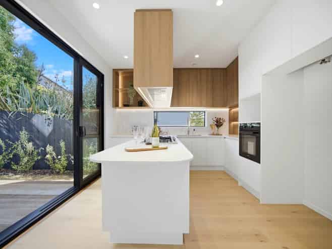 2/1 Montana Avenue, Murrays Bay