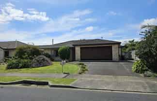 15 Oreti Crescent , Papamoa