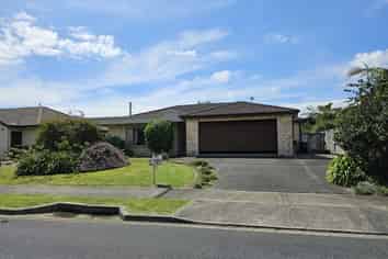 15 Oreti Crescent , Papamoa