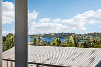 37B Polkinghorne Drive, Manly