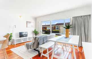 2/7 Onepoto Road, Hauraki