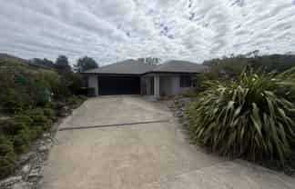 4 Sanctuary Drive, Stoke