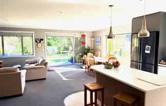 4 Sanctuary Drive, Stoke