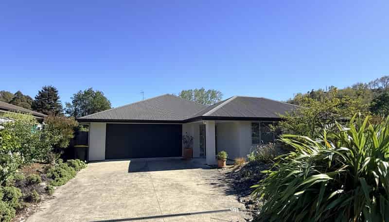 4 Sanctuary Drive, Stoke