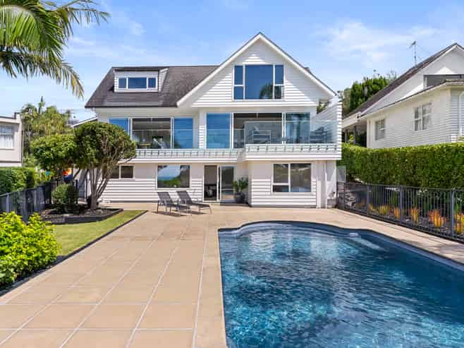 73 Churchill Road, Murrays Bay