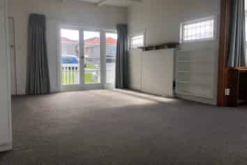 112 Melrose Road, Hillsborough