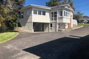 112 Melrose Road, Hillsborough