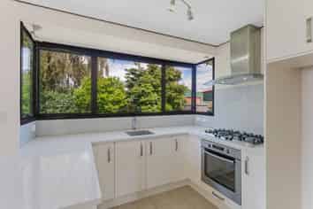 10 Robert Grove, Paraparaumu