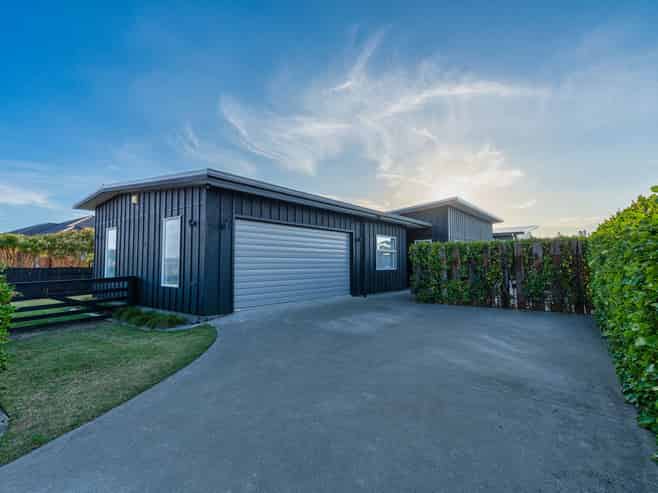 17 Forbes Road, Foxton Beach