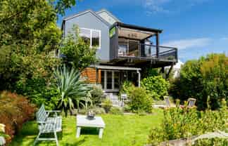 69 Greenacres Street, Macandrew Bay