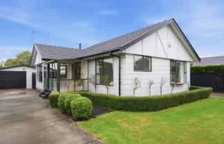 28 Oakley Crescent, Hornby