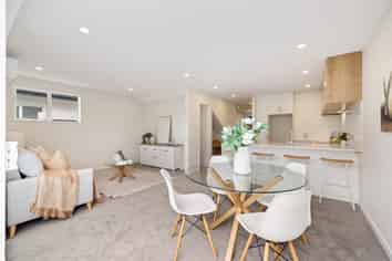 6/209 Hastings Street East, Waltham