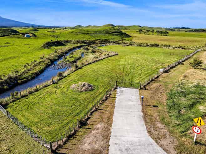 2104 Wiremu Road, Pungarehu