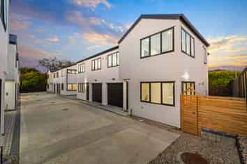 9/113 Beach Road, Te Atatu Peninsula
