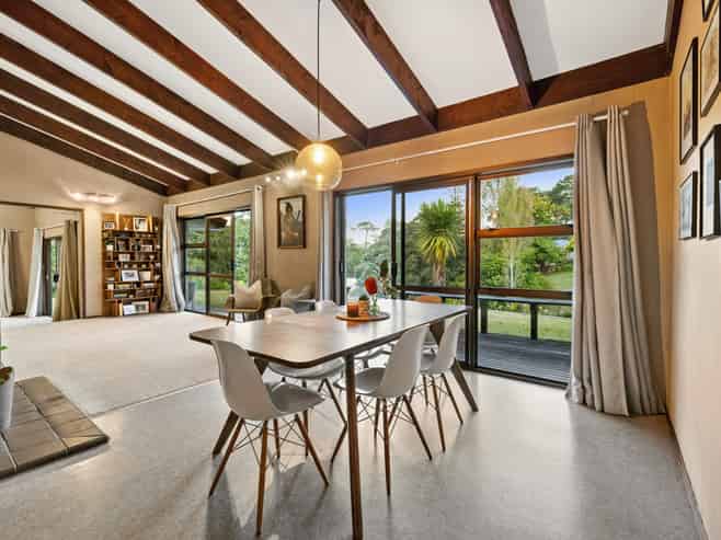 27 Elliot Street, Riverhead