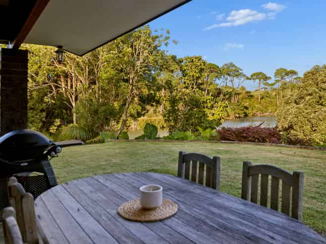 27 Elliot Street, Riverhead