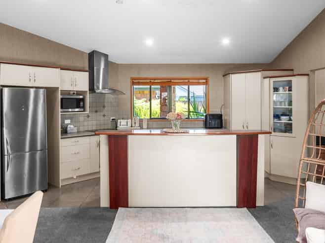 24 Nielsen Gardens, Rototuna