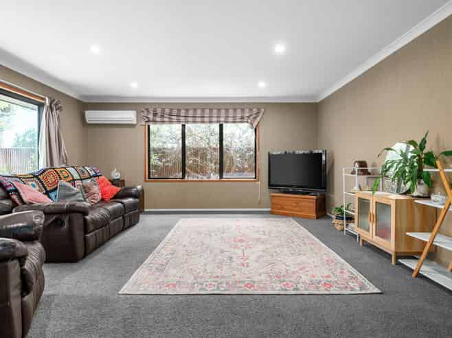 24 Nielsen Gardens, Rototuna