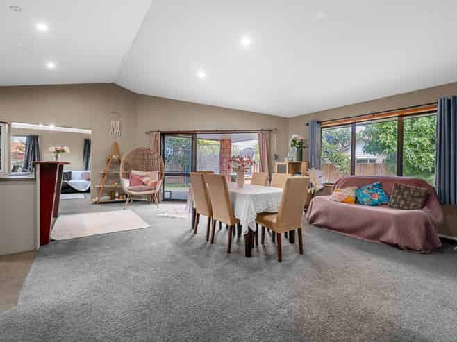 24 Nielsen Gardens, Rototuna