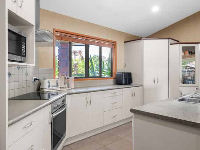 24 Nielsen Gardens, Rototuna