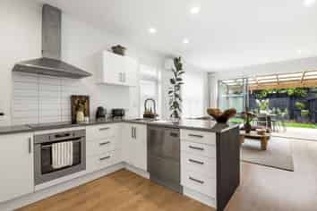 6 Lester Street, Hobsonville