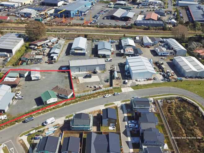 Versatile industrial space with yard