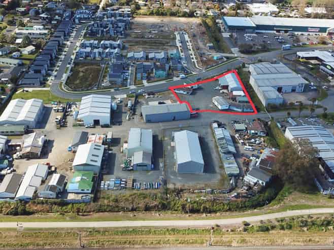 Versatile industrial space with yard