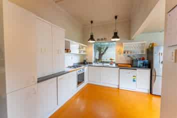 8 Saint Johns Avenue, Highfield