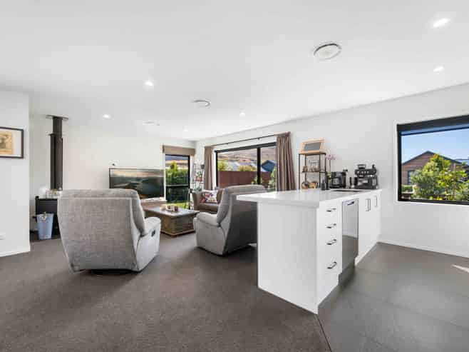 2 Collie Road, Jacks Point