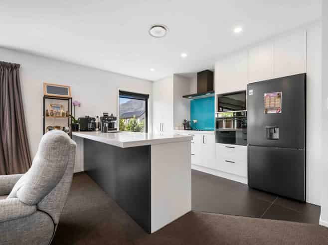 2 Collie Road, Jacks Point