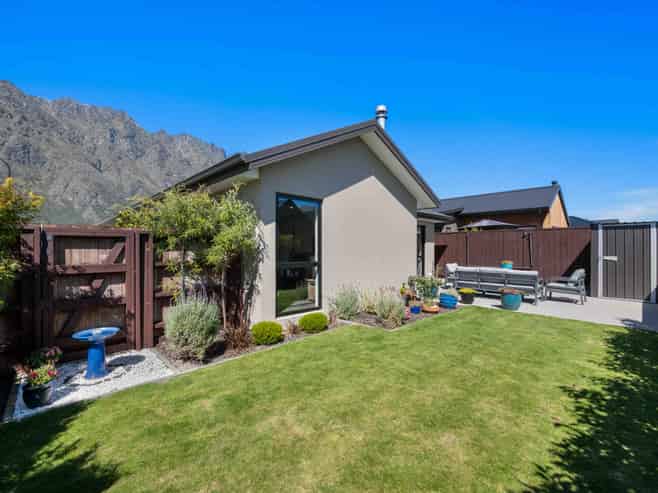 2 Collie Road, Jacks Point