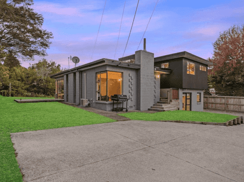 192 Henderson Valley Road, Henderson