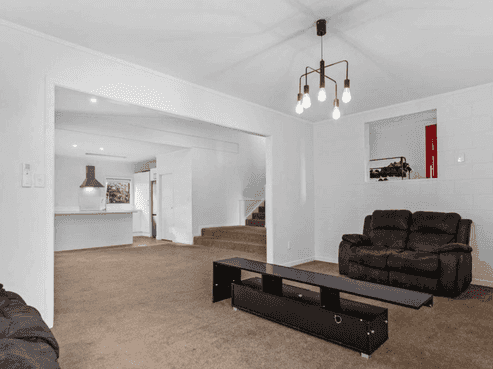 192 Henderson Valley Road, Henderson